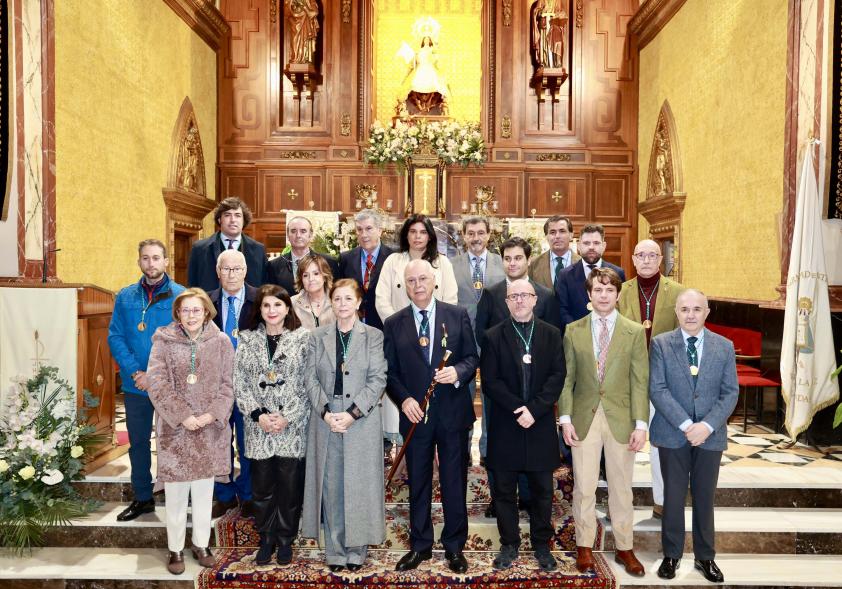 Entrega del bastón de mando al prioste mayor 2024, foto de autoridades