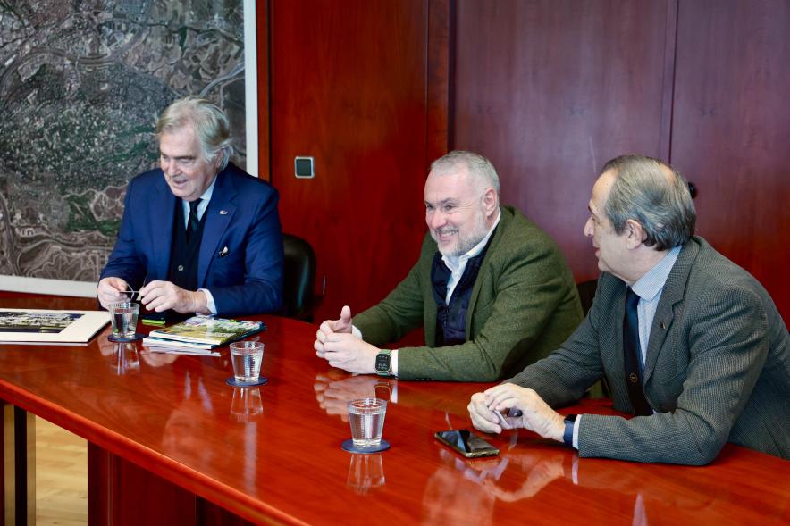 Reunión con la Asociación de Ciudades Europeas del Deporte (ACES Europa), reunión en la sala de equipo de gobierno