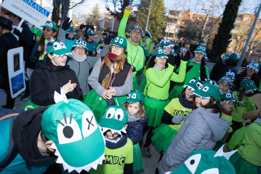 Gran Desfile de Carnaval 2024, asistentes disfrazados de dragones
