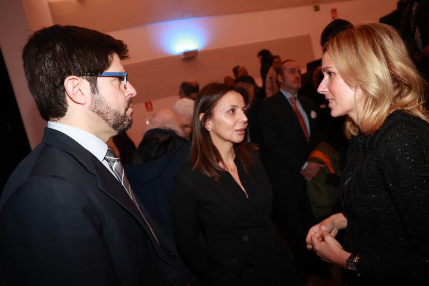 Día de la Memoria del Holocausto 2024, alcaldesa saludando a los asistentes