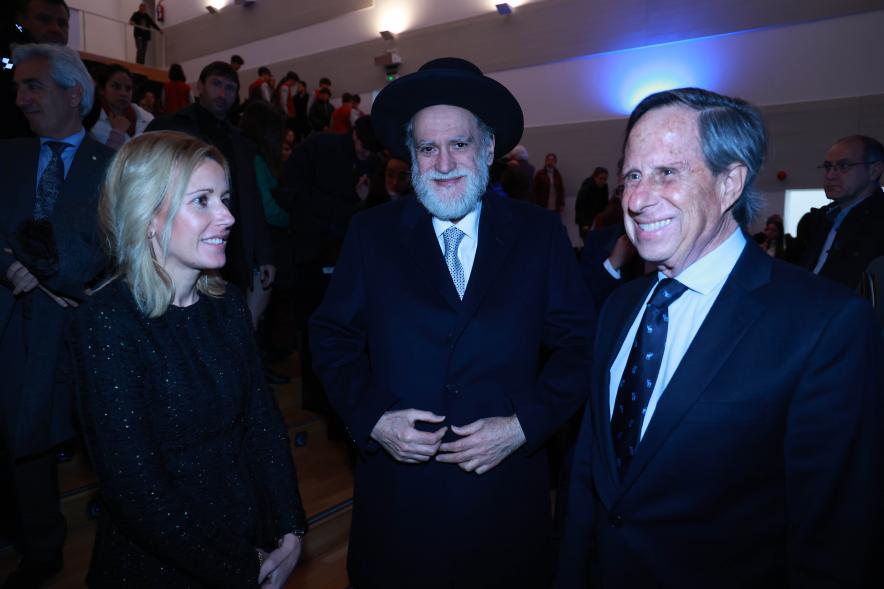 Día de la Memoria del Holocausto 2024, alcaldesa saludando a los asistentes