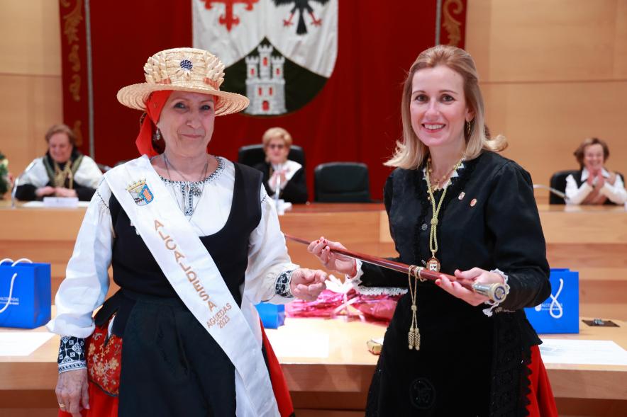 Fiesta de las Águedas 2024, entrega del bastón de mando