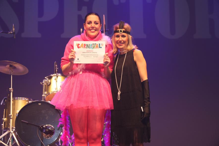Gran Fiesta de Carnaval 2024, alcaldesa con los premiados