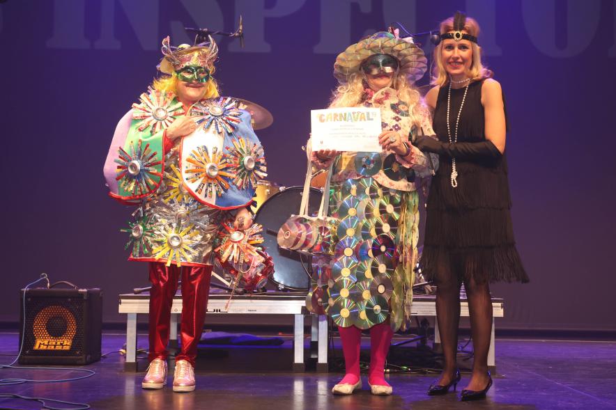 Gran Fiesta de Carnaval 2024, alcaldesa con los premiados