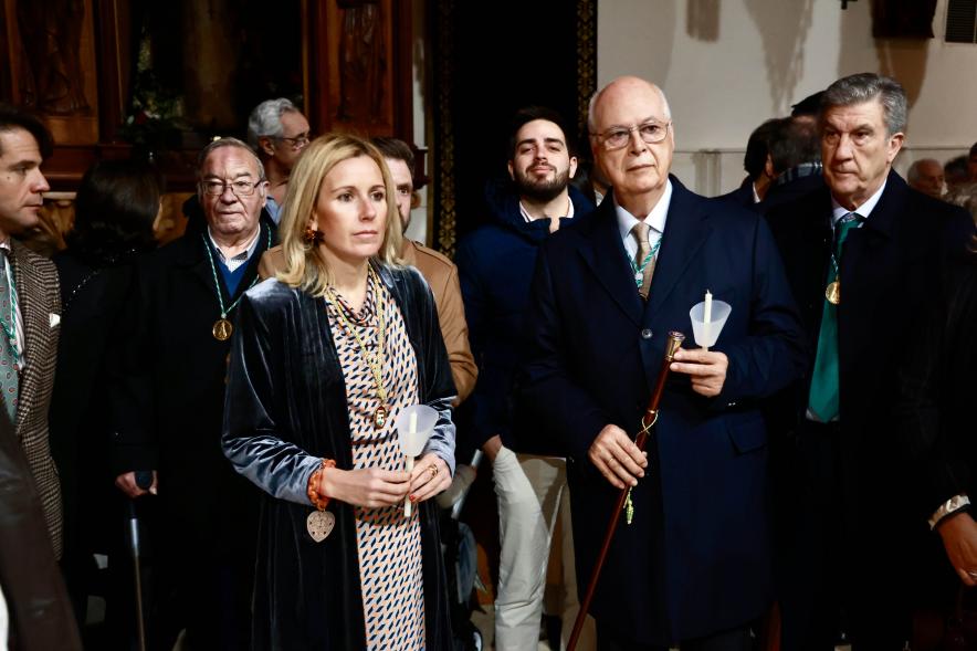 Procesión y Misa de las Candelas 2024, autoridades portando velas encendidas
