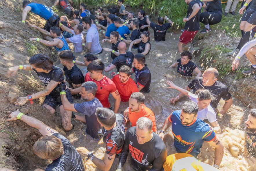 Farinato Race, participantes prueba con agua