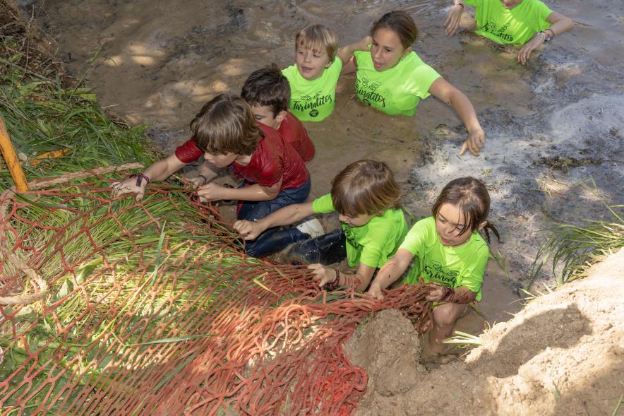 Farinato Race, participantes prueba con agua
