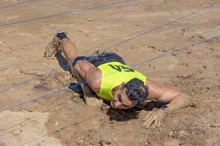 Farinato Race, participante prueba con barro