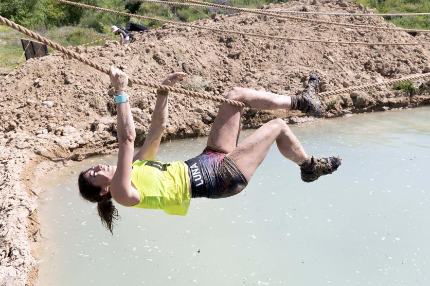 Farinato Race, participante prueba con cuerda y agua