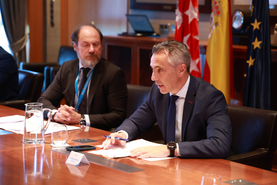 Firma de convenio con el Canal de Isabel II, consejero de Medio Ambiente