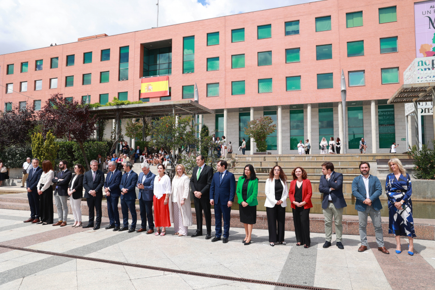 Homenaje a la Policía Local con motivo de la festividad de San Juan, izado bandera