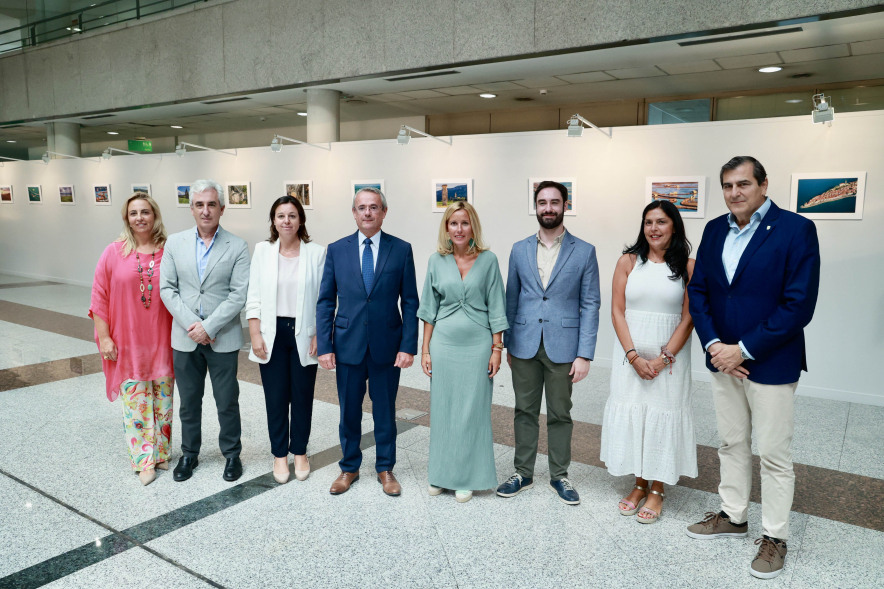 Inauguración exposición fotográfica "Maravillas de Eslovenia", fotografía de familia