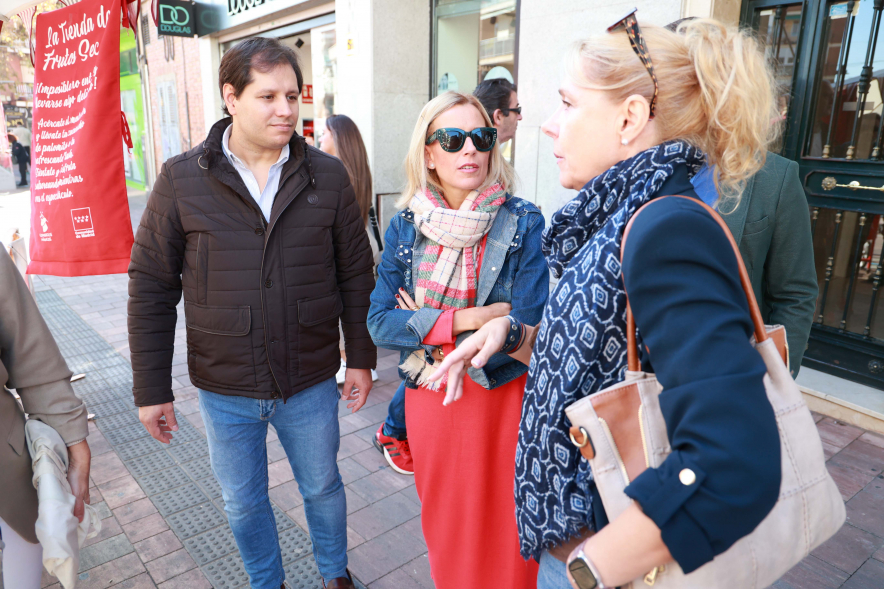 Comercios Mágicos, alcaldesa con conejal