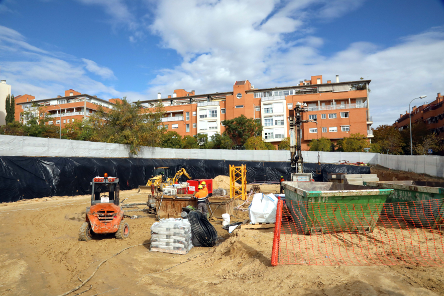 Colocación de la primera piedra de 36 nuevos alojamientos dotacionales, obra