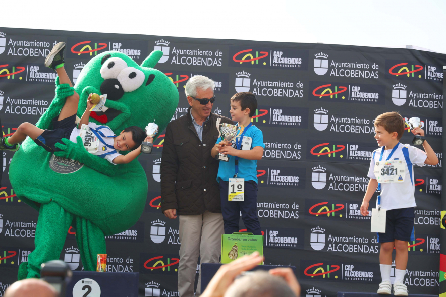 XXXIV Milla Escolar, entrega de trofeos