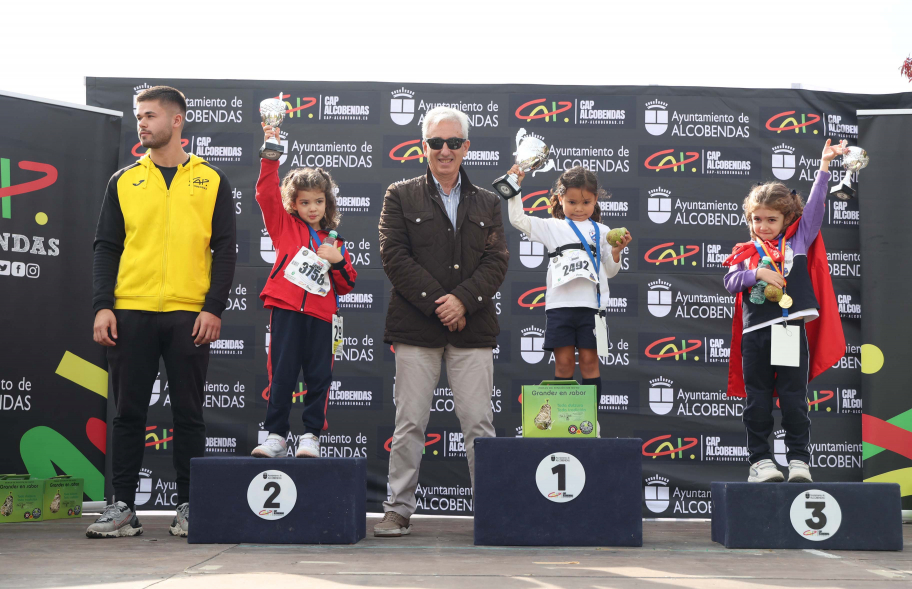 XXXIV Milla Escolar, entrega de trofeos