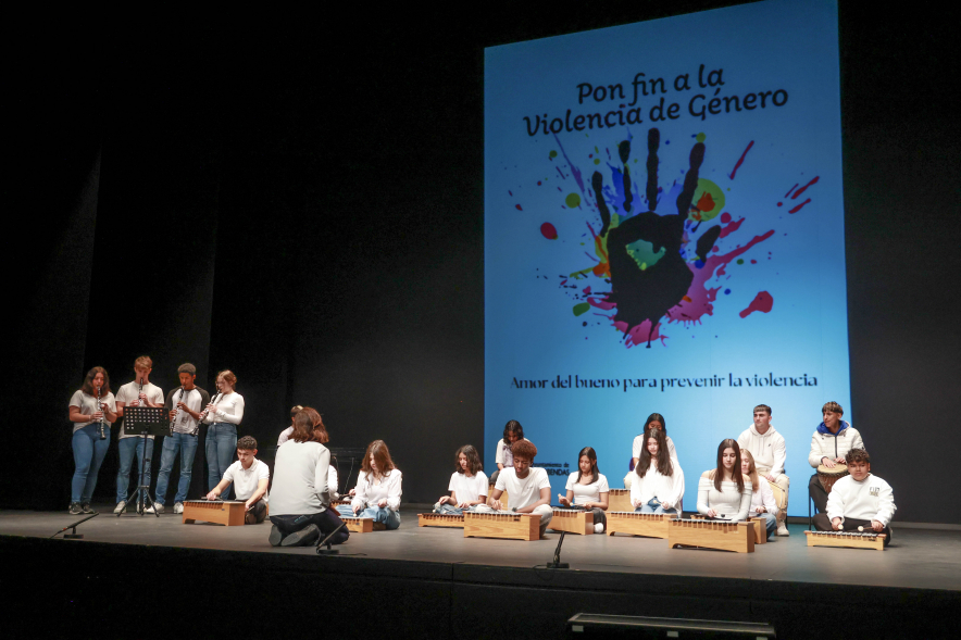 Jornada "Pon Fin", actuación musical