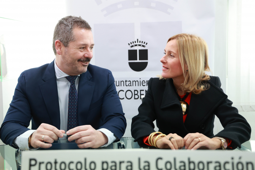 Firma de Protocolo para la Colaboración  en Actividades Deportivas, autoridades