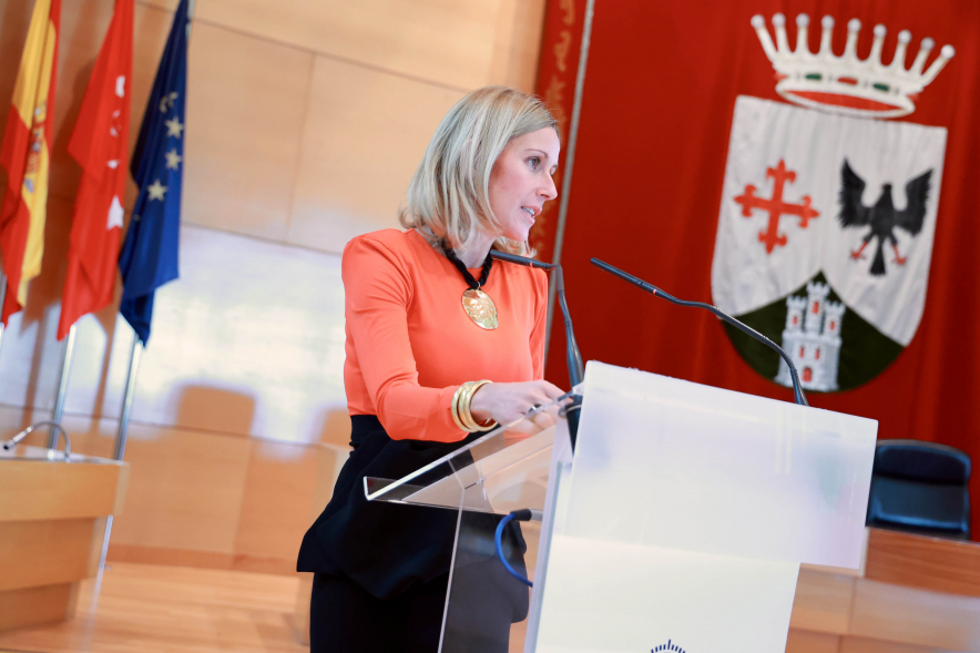 Homenaje a profesores jubilados, palabras alcaldesa
