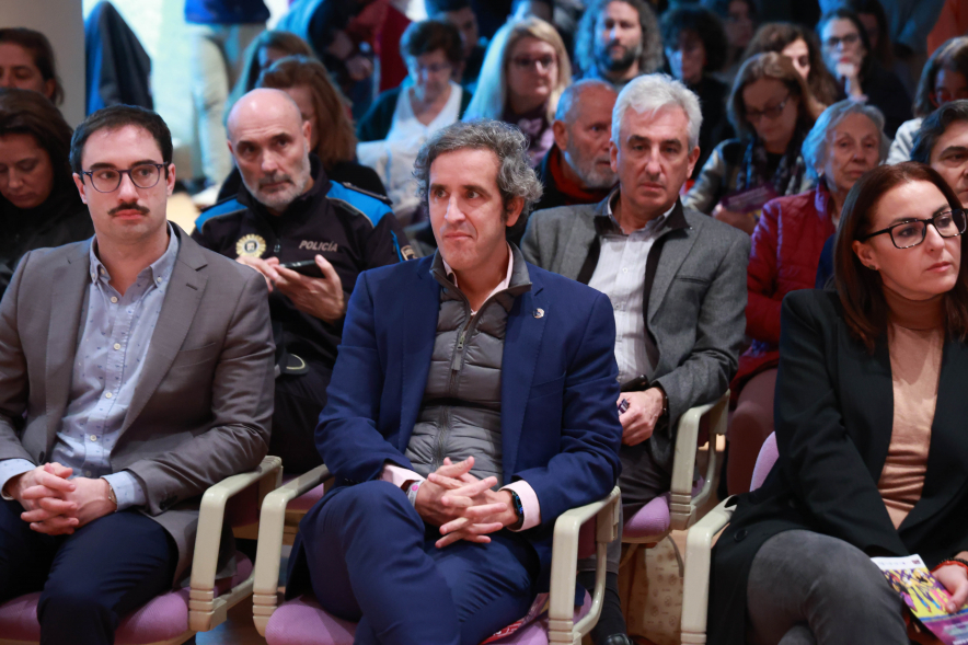 Lectura de manifiesto contra la violencia de género, asistentes