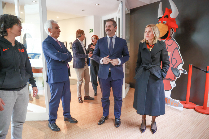 Firma de Protocolo para la Colaboración  en Actividades Deportivas, autoridades