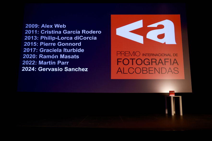 Entrega VIII Premio Internacional de Fotografía Alcobendas a Gervasio  Sánchez, premio