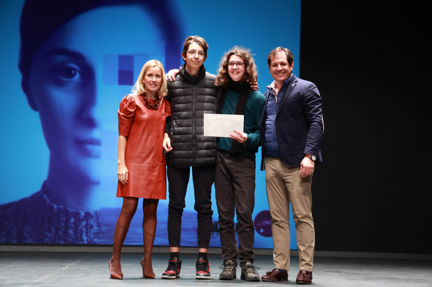 Jornada "Pon Fin", entrega diploma