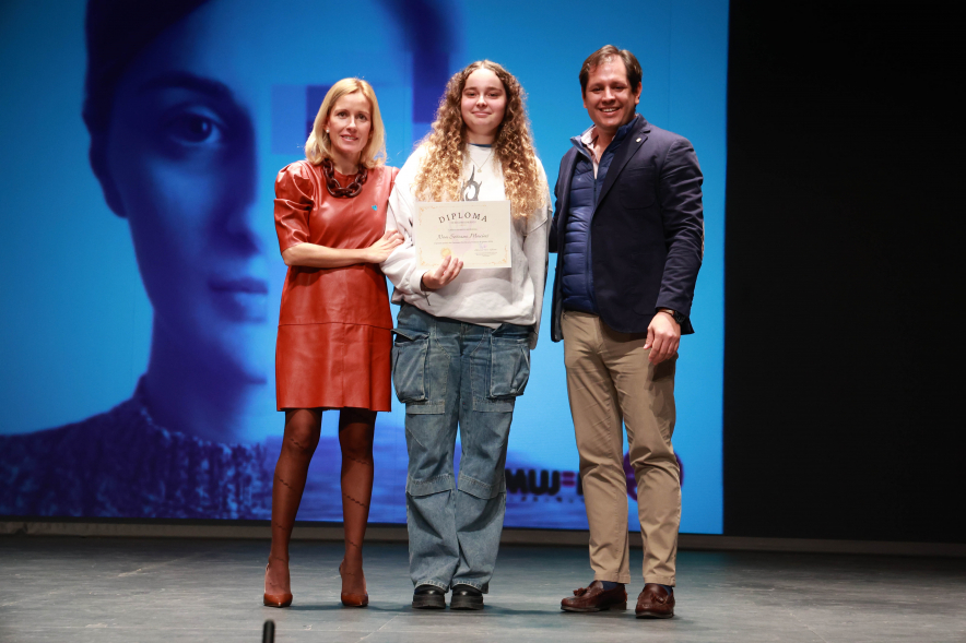 Jornada "Pon Fin", entrega diploma