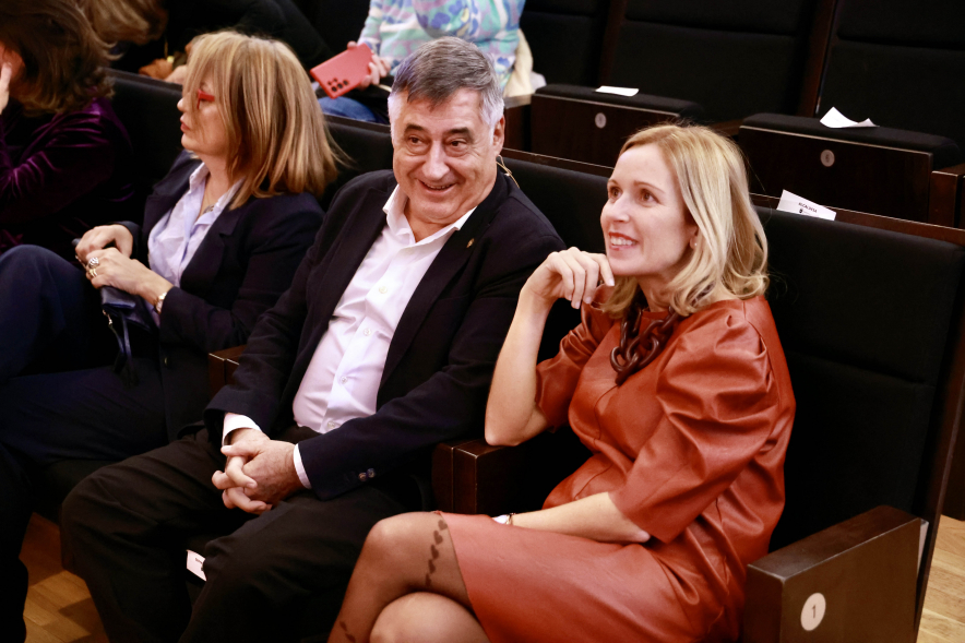 Entrega VIII Premio Internacional de Fotografía Alcobendas a Gervasio  Sánchez, alcaldesa y premiado
