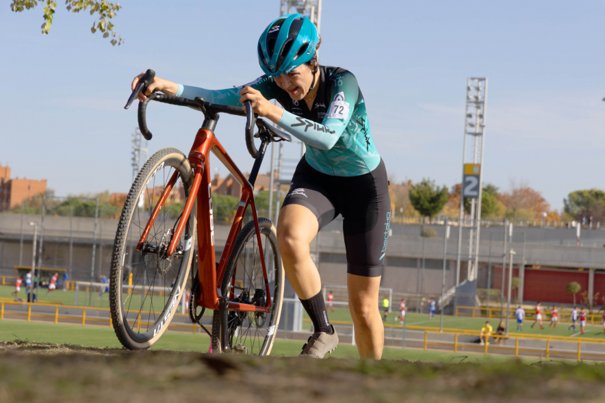 XII Ciclocross Ciudad de Alcobendas EnBici, ciclista compitiendo