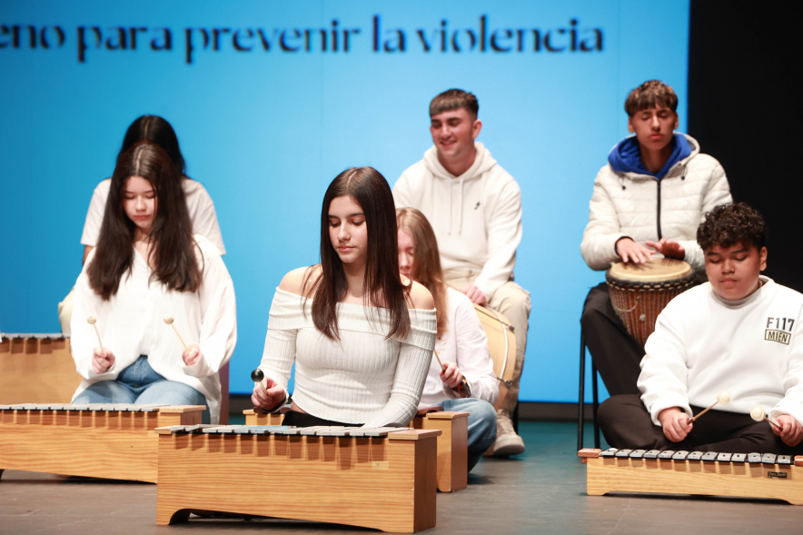 Jornada "Pon Fin", actuación musical