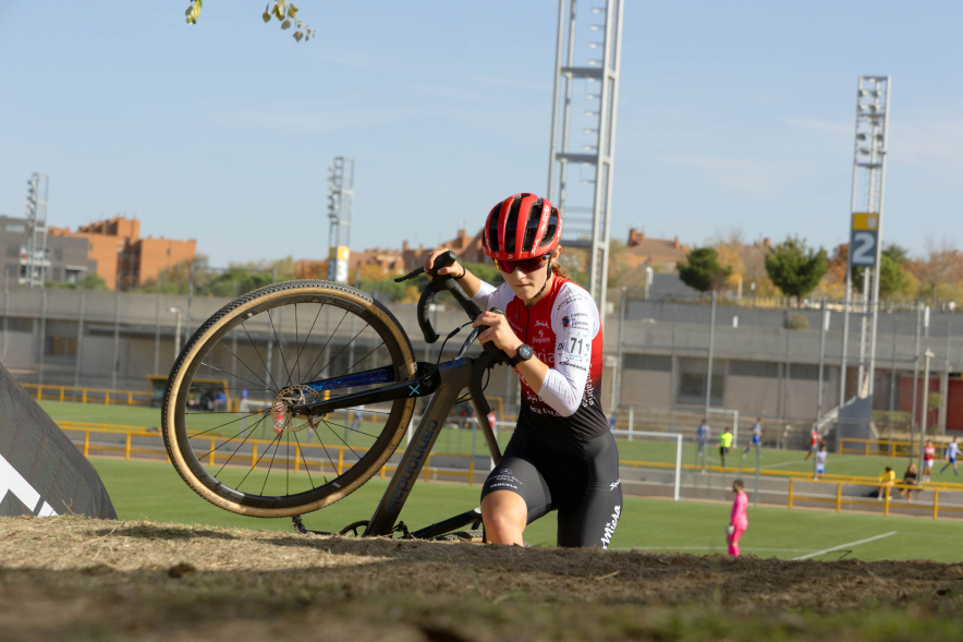 XII Ciclocross Ciudad de Alcobendas EnBici, ciclista compitiendo