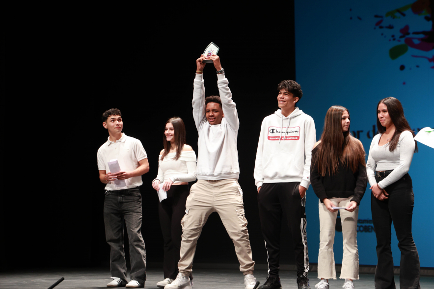 Jornada "Pon Fin", alumnos premiados