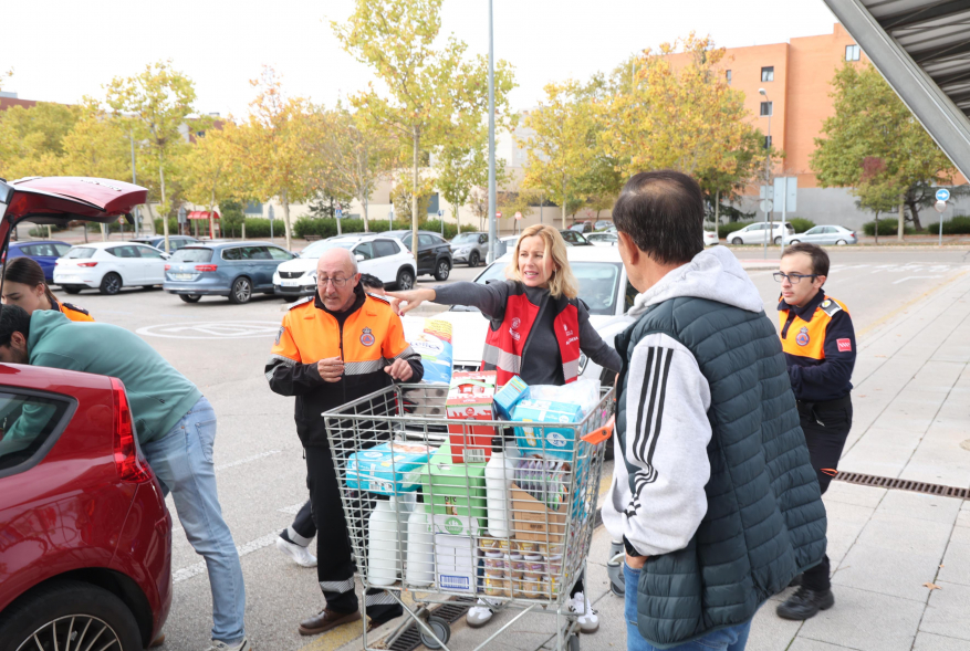 Alcobendas se solidariza con los afectados por las inundaciones de la DANA en la Comunidad Valenciana, recogida de alimentos