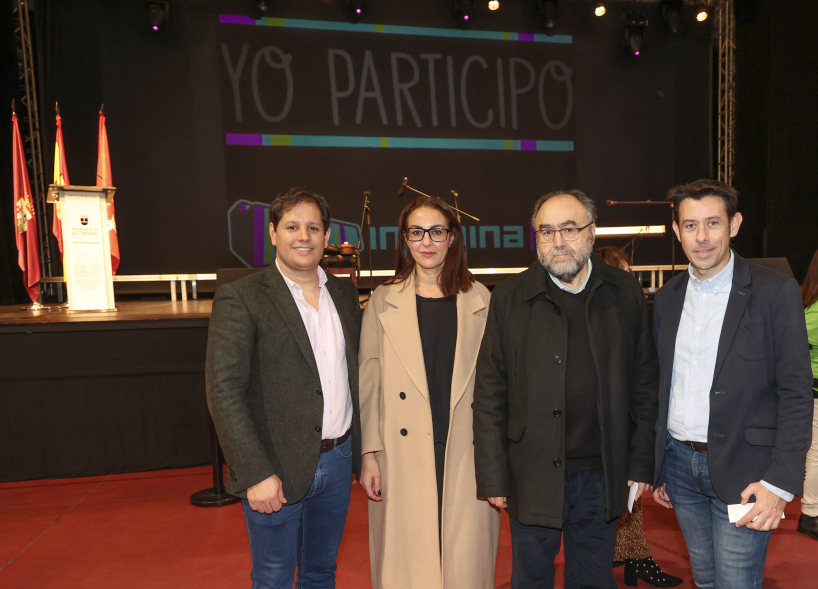Gran Fiesta del Día Universal de la Infancia, posado