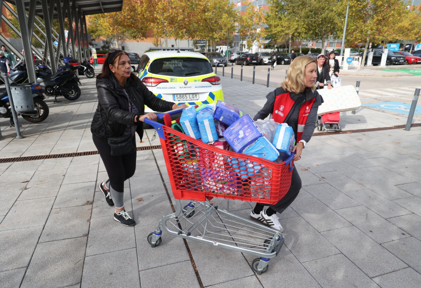 Alcobendas se solidariza con los afectados por las inundaciones de la DANA en la Comunidad Valenciana, recogida de alimentos