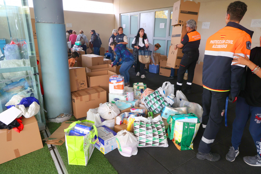 Alcobendas se solidariza con los afectados por las inundaciones de la DANA en la Comunidad Valenciana, recogida de alimentos