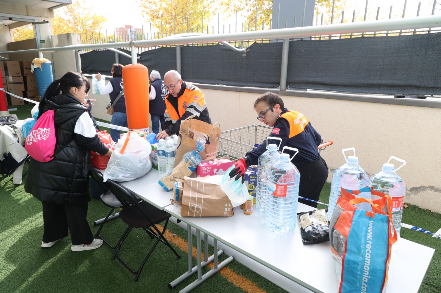 Alcobendas se solidariza con los afectados por las inundaciones de la DANA en la Comunidad Valenciana, recogida de alimentos