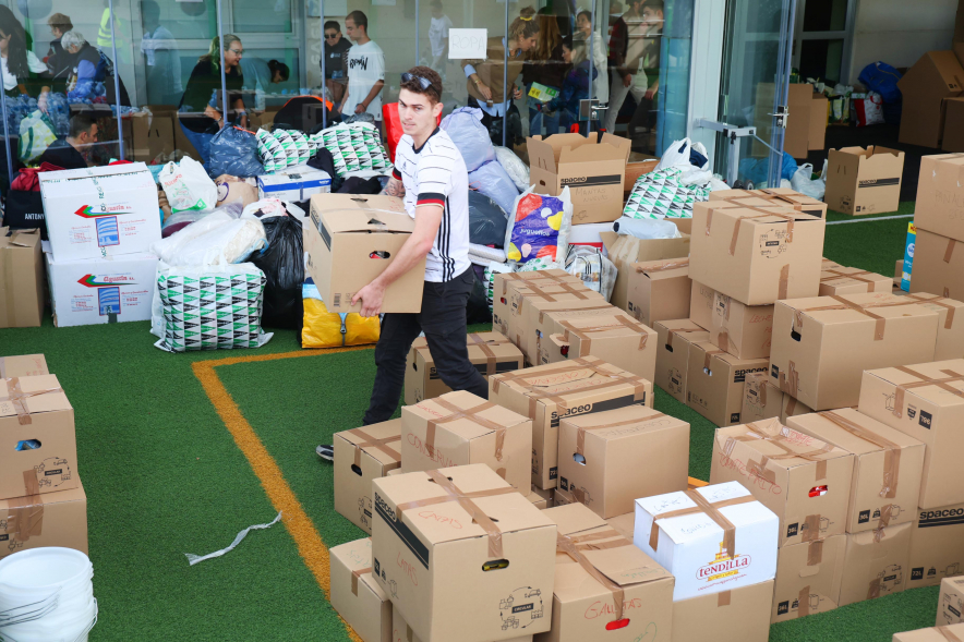 Alcobendas se solidariza con los afectados por las inundaciones de la DANA en la Comunidad Valenciana, recogida de alimentos