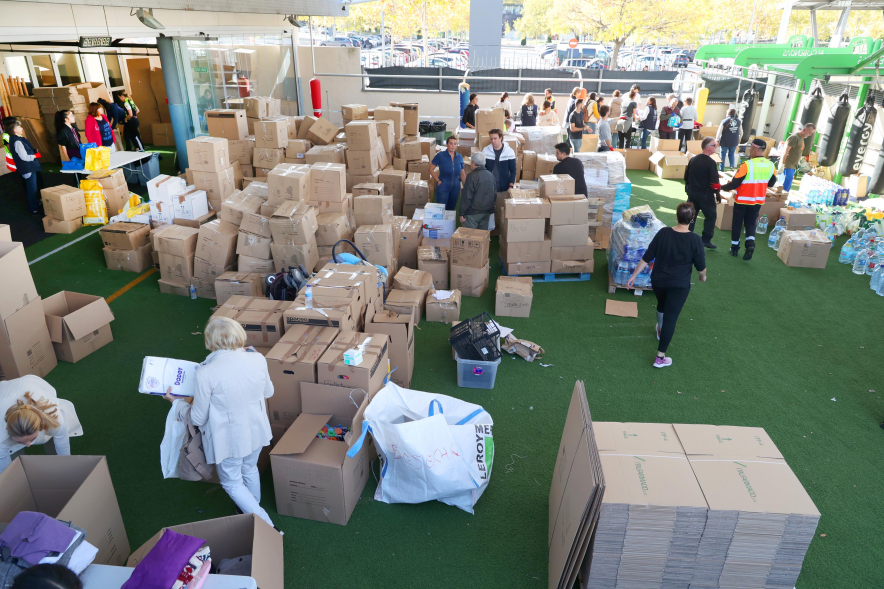 Recogida urgente de alimentos y productos de higiene para los afectados por la DANA en la Comunidad Valenciana, recogida 