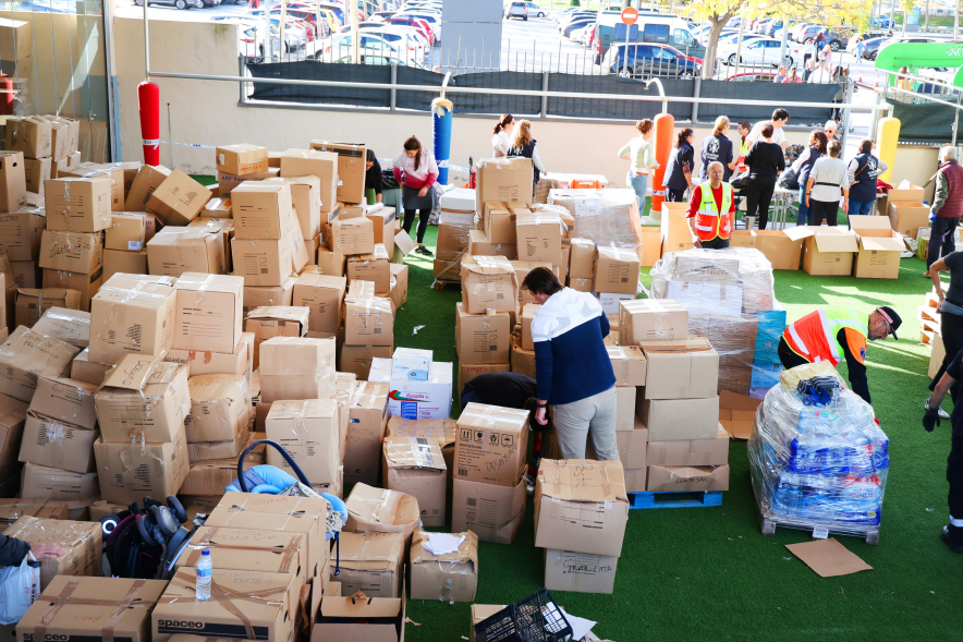 Recogida urgente de alimentos y productos de higiene para los afectados por la DANA en la Comunidad Valenciana, recogida de alimentos