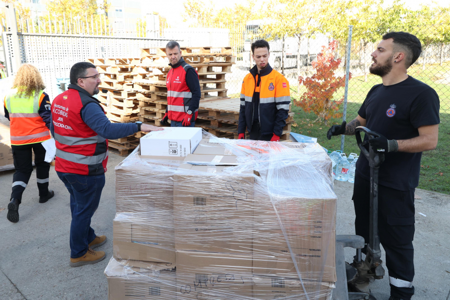 Recogida urgente de alimentos y productos de higiene para los afectados por la DANA en la Comunidad Valenciana, recogida de alimentos