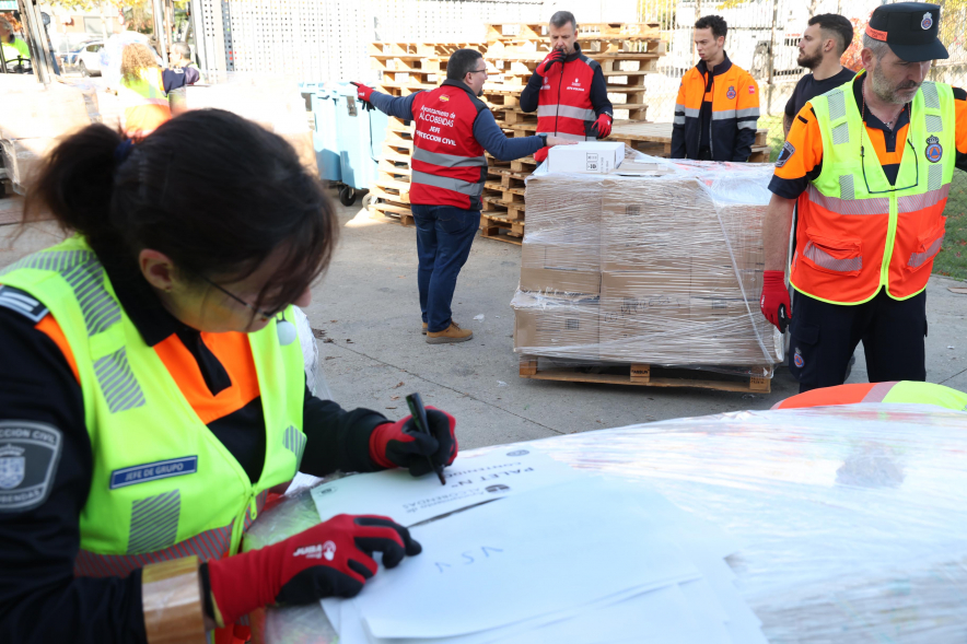 Recogida urgente de alimentos y productos de higiene para los afectados por la DANA en la Comunidad Valenciana, recogida de alimentos