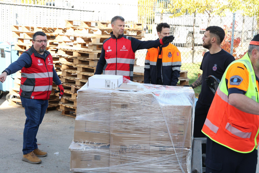 Recogida urgente de alimentos y productos de higiene para los afectados por la DANA en la Comunidad Valenciana, recogida de alimentos