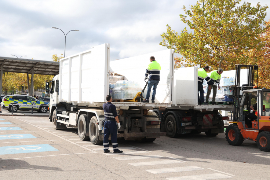 Recogida urgente de alimentos y productos de higiene para los afectados por la DANA en la Comunidad Valenciana, recogida de alimentos