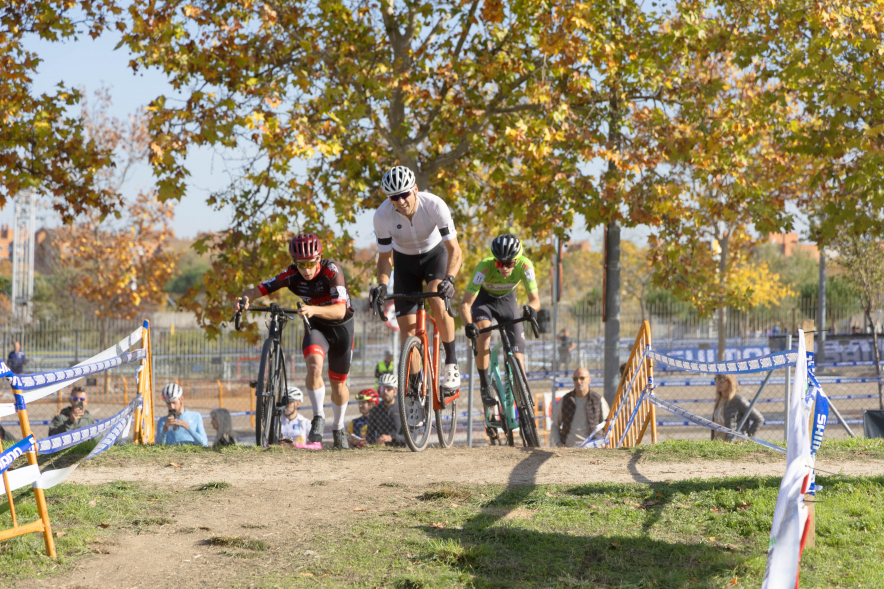 XII Ciclocross Ciudad de Alcobendas EnBici, ciclistas compitiendo