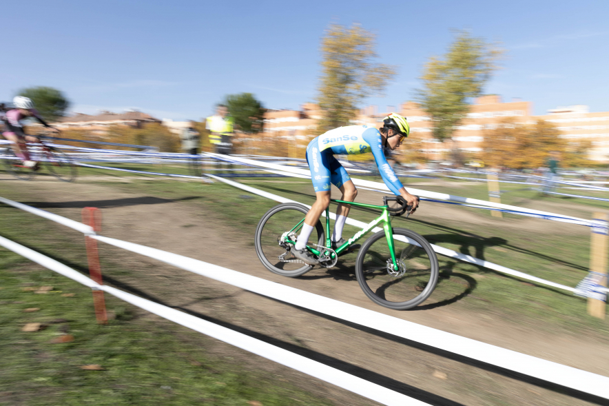 XII Ciclocross Ciudad de Alcobendas EnBici, ciclistas compitiendo