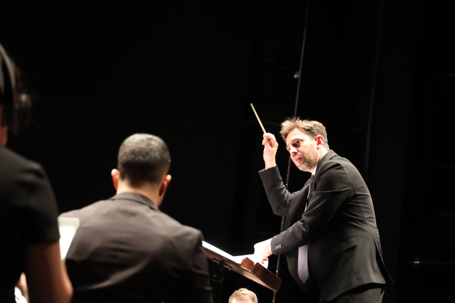 Concierto de Navidad, director