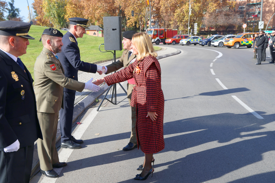 Día de la Constitución, saludo alcaldesa a los cuerpos de seguridad