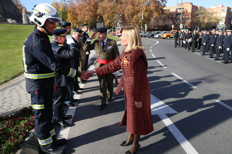 Día de la Constitución, saludo de la alcaldesa a los cuerpos de seguridad